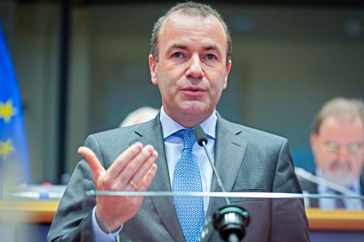 Újraválasztották Webert a néppárti frakció élére