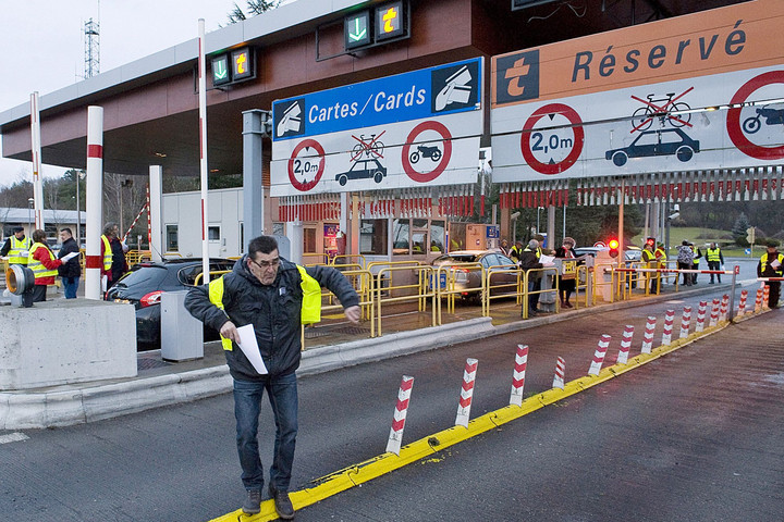 Fotó: AFP/Thierry Zoccolan Uniószerte jelentősen eltér az autópálya-használat díja