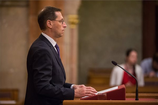 Fotó: MTI/Balogh Zoltán Varga Mihály: A kormány elkötelezett a foglalkoztatás terheinek csökkentése mellett