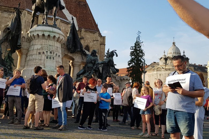 Román-magyar szolidaritási menetet rendeztek Kolozsváron