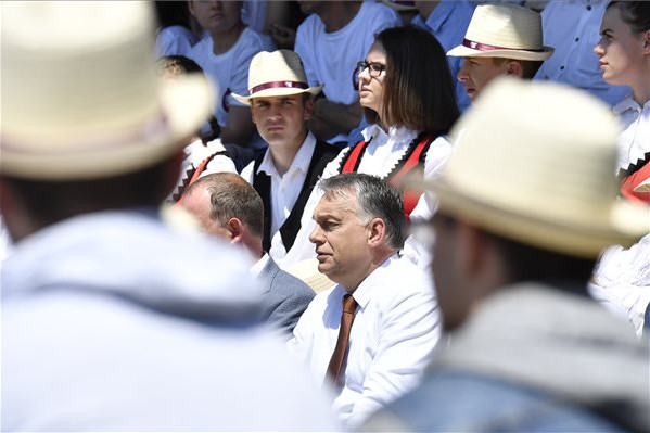 Fotó: MTI/Máthé Zoltán Orbán: Bátran kihúzhatjuk magunkat, megmaradtunk!