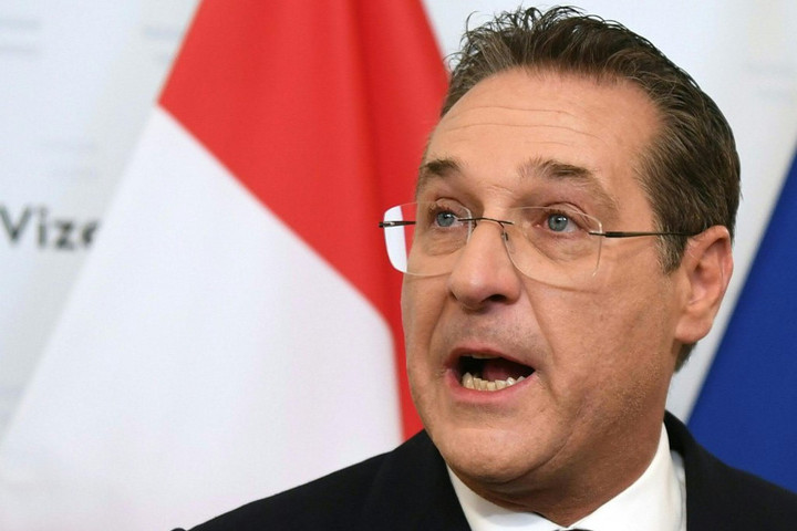 Fotó: AFP/APA/Helmut Fohringer Hofer: Strache lemond minden párttisztségéről, ha elfogadja EP-mandátumát