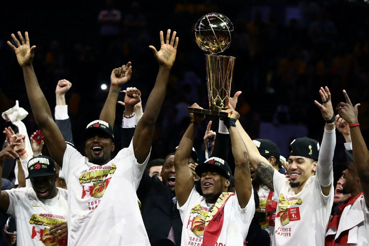A Raptors legyőzte a Warriorst, először avattak kanadai bajnokot az NBA-ben