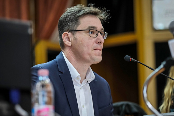 Megindult az adok-kapok a Gyurcsány-showban
