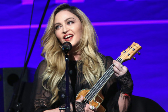 Madonna rendezi a saját életéről készülő filmet