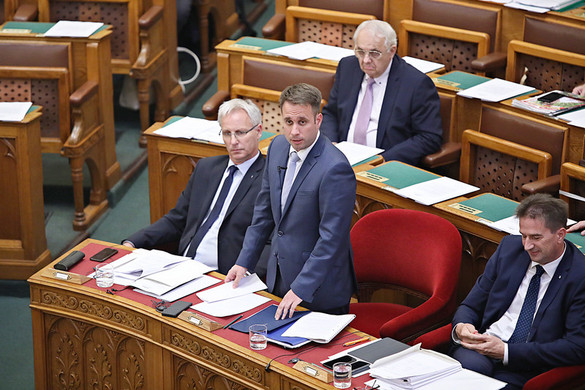 Dömötör: A Jobbik nem néppártosodik, hanem politikai huliganizmust folytat