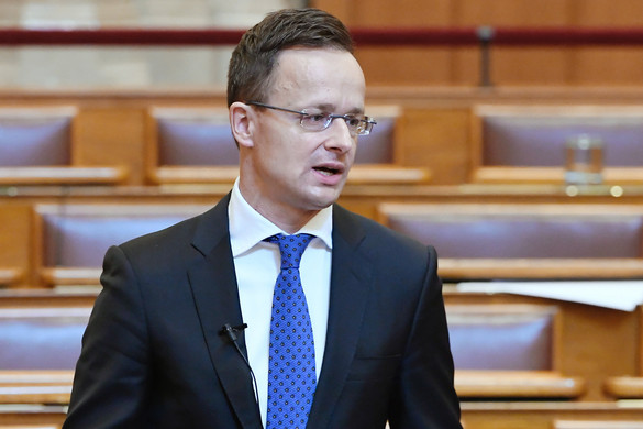 Szijjártó kiállt a magyar-amerikai katonai együttműködés mellett