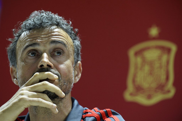 Luis Enrique visszaveszi a spanyol labdarúgó-válogatottat