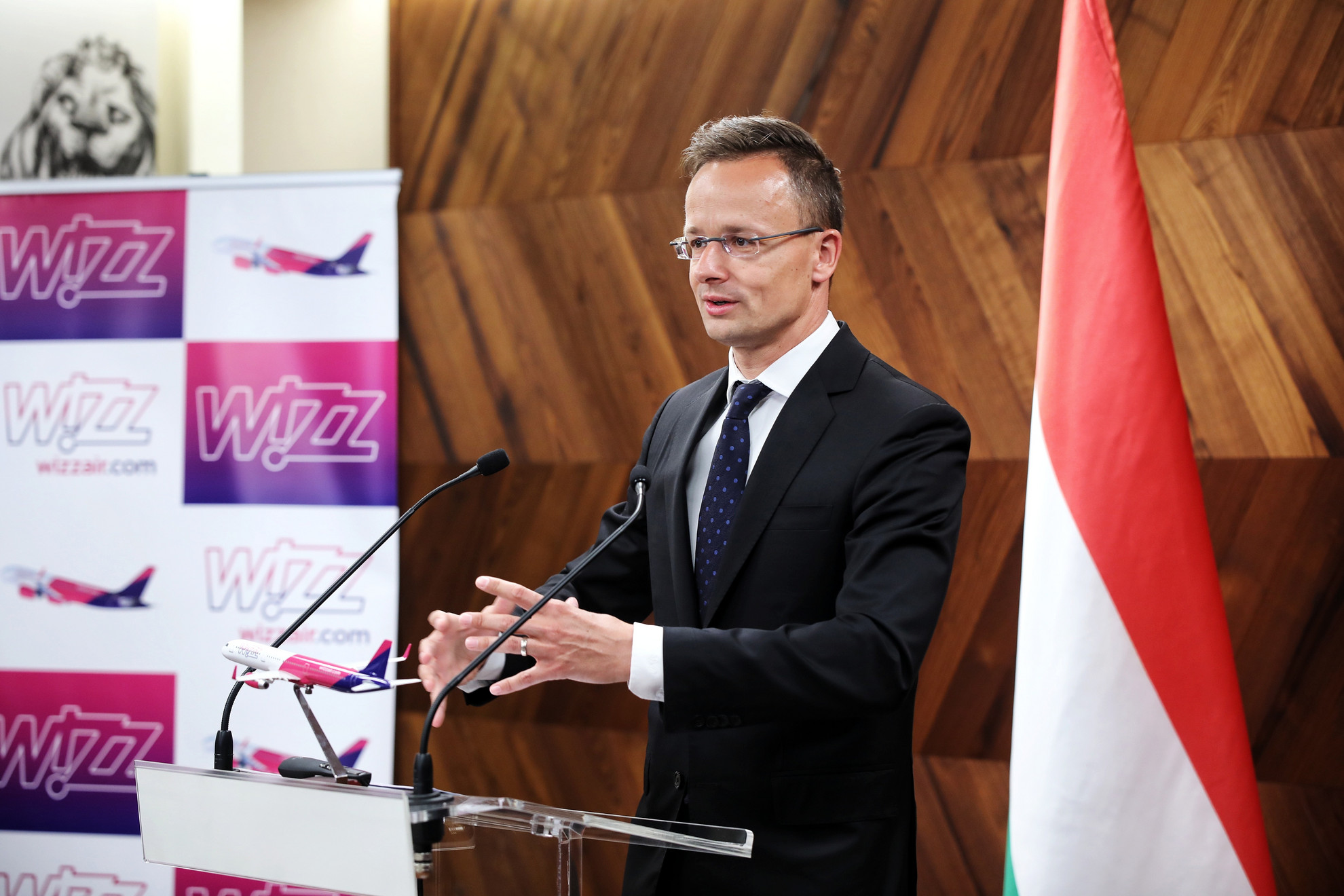 Fotó: MH/Hegedüs Róbert Szijjártó Péter Magyarország alapvető érdekének nevezte, hogy gyors és hatékony összeköttetései legyenek a világgal