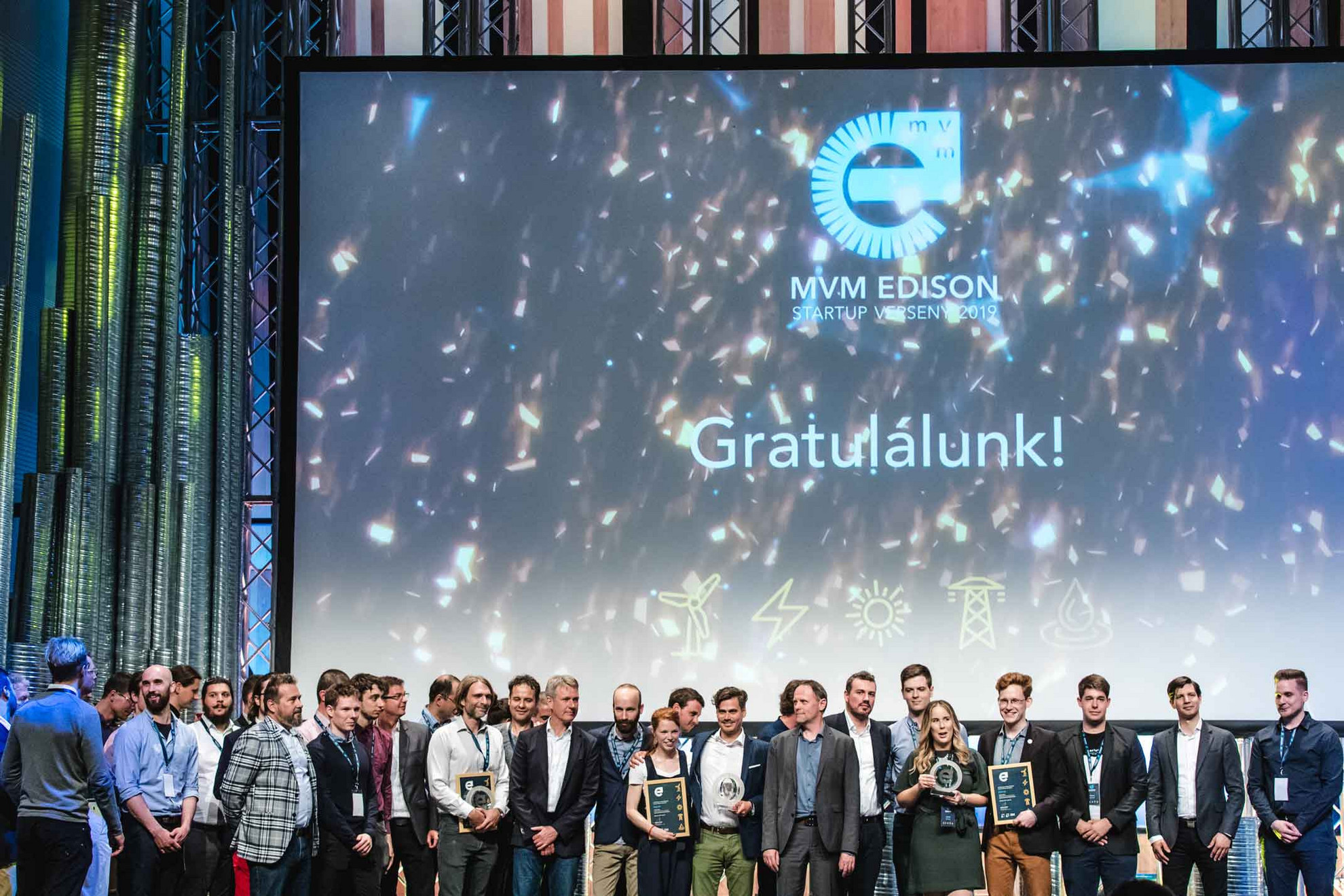 „A szakmai zsűri által legjobbnak talált három nyertes csapat olyan kivitelezhető, innovatív megoldásokat mutatott be, amelyek nagyban hozzájárulhatnak stratégiai fontosságú törekvéseinkhez”