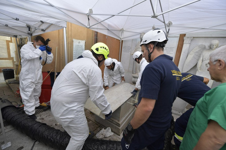 Fotó: AFP/ Vatican Media Rejtett csontkamrákat találtak egy vatikáni temetőben