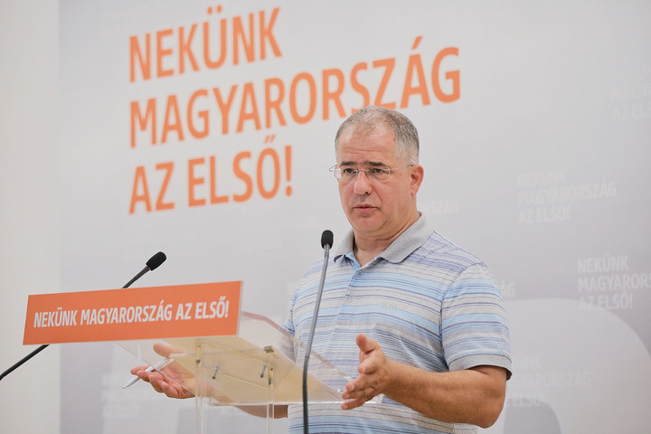 Fotó: MH/Papajcsik Péter „Az ellenzék csatatérré változtatná az önkormányzatokat”