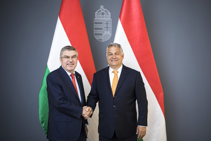 Fotó: MTI/Miniszterelnöki Sajtóiroda Orbán Viktornak és Áder Jánosnak is köszönetet mondott a NOB elnöke