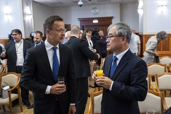 Fotó: MTI/Mónus Márton Szijjártó: Nagymértékű autóipari beruházás érkezik Komáromba