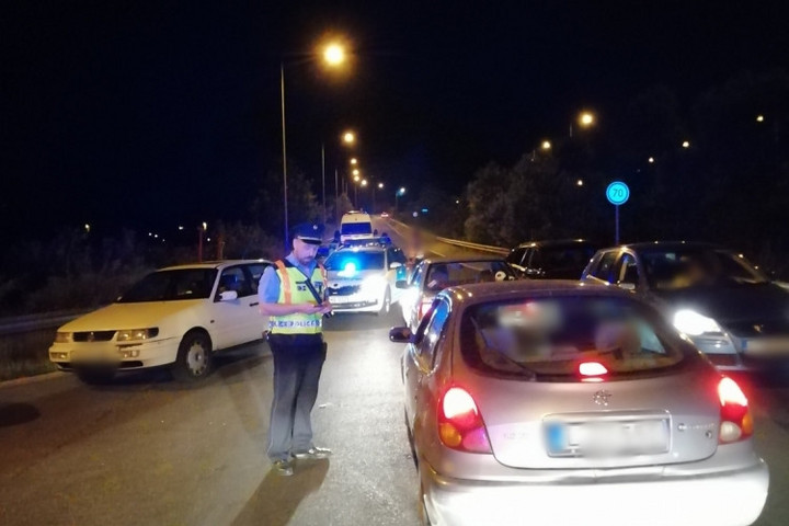 Fotó: police.hu Illegális gyorsulási verseny ellen léptek fel a rendőrök Budapesten