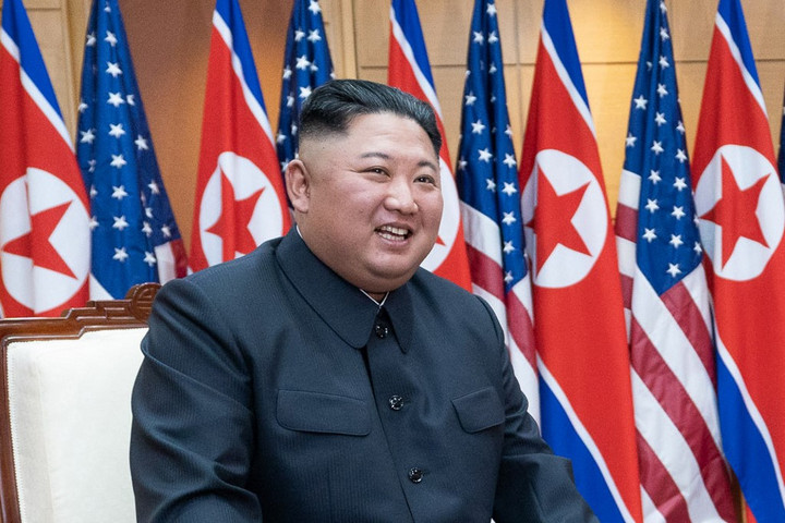 Észak-Koreában alkotmánymódosítással névleges államfővé nevezték ki Kim Dzsong Unt