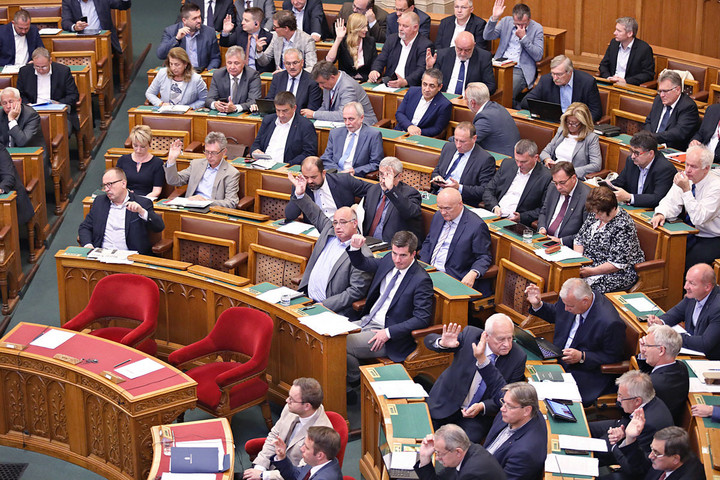 Fotó: MH/Bodnár Patrícia Jelentős többletforrások településfejlesztésre is