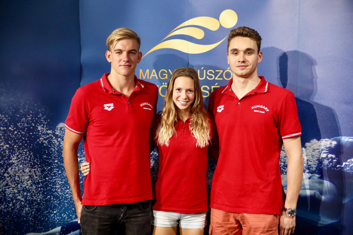 A Duna Arénában köszöntötték a világbajnokságról hazatérő úszókat