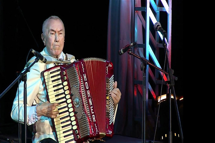 Fotó: YouTube Elhunyt Tabányi Mihály harmonikaművész