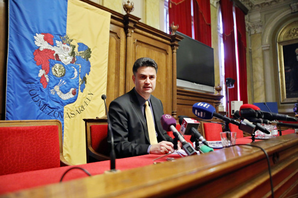 Fidesz: Gyurcsányék az egészségügyi dolgozóktól is csak elvettek
