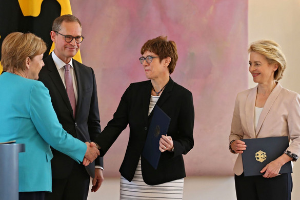 Kramp-Karrenbauer lett az új védelmi miniszter