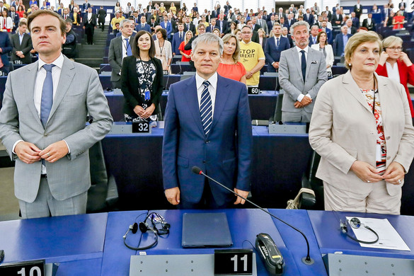 „Ne féljetek harcolni és kiontani mocskos vérüket!”