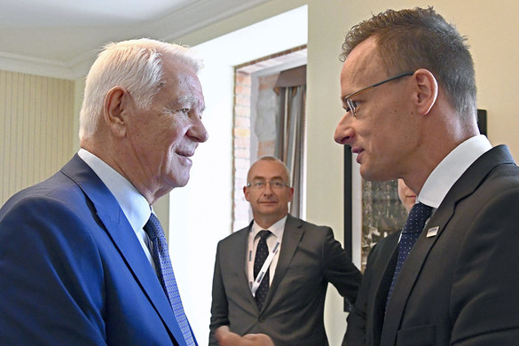 Szijjártó a kölcsönös tiszteletről beszélt
