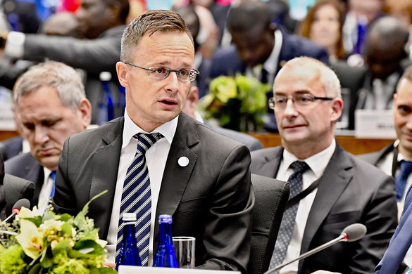 Szijjártó Péter: A bevándorláspártiak kötelezővé akarják tenni a világ legveszélyesebb migrációs csomagját