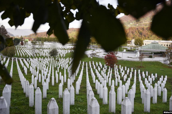 EU: Emlékezzünk a srebrenicai mészárlásra