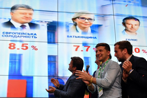 Zelenszkij pártja toronymagasan nyerte az ukrán parlamenti választást