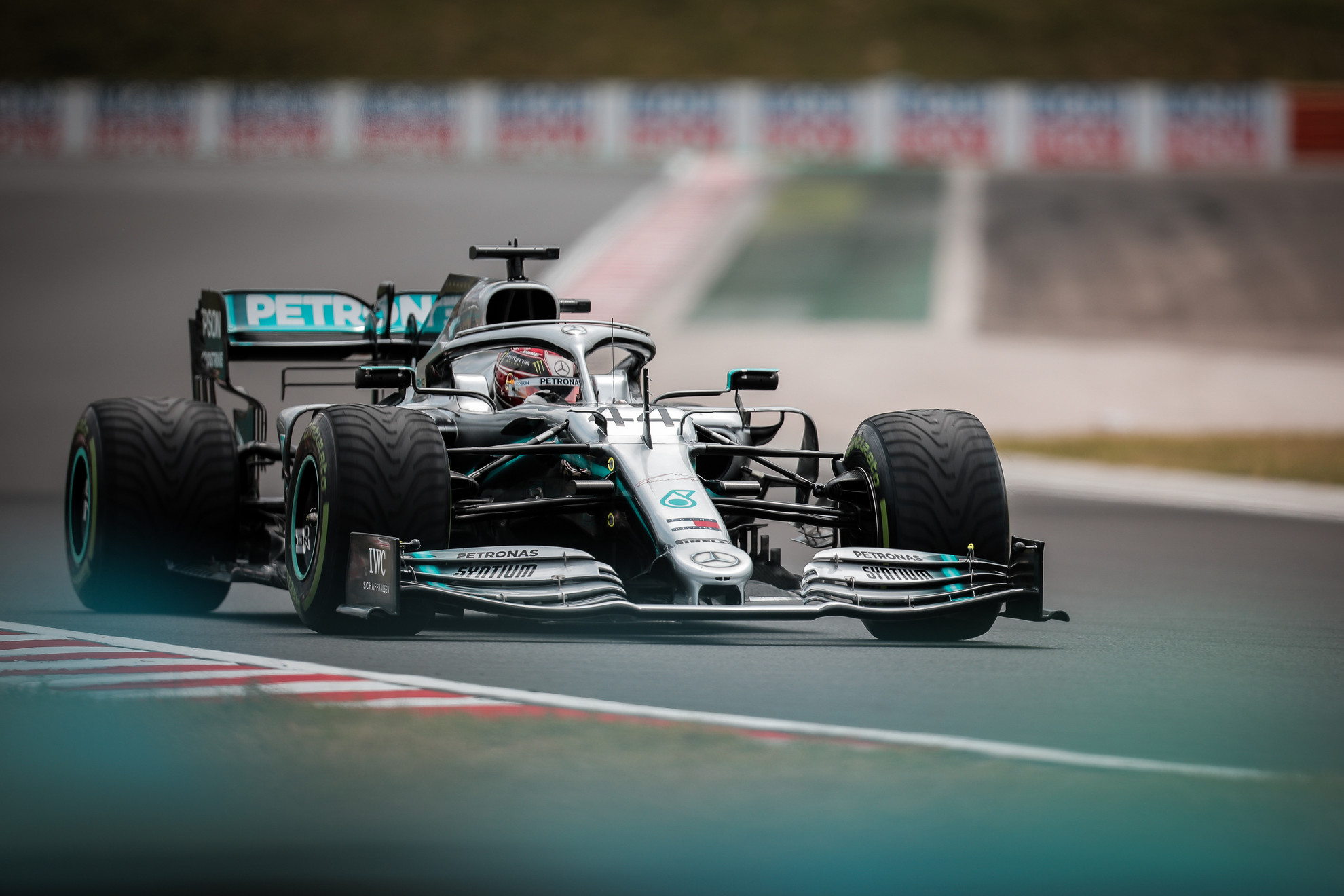 Fotó: MH / Papajcsik Péter Lewis Hamilton a pénteki szabadedzésen