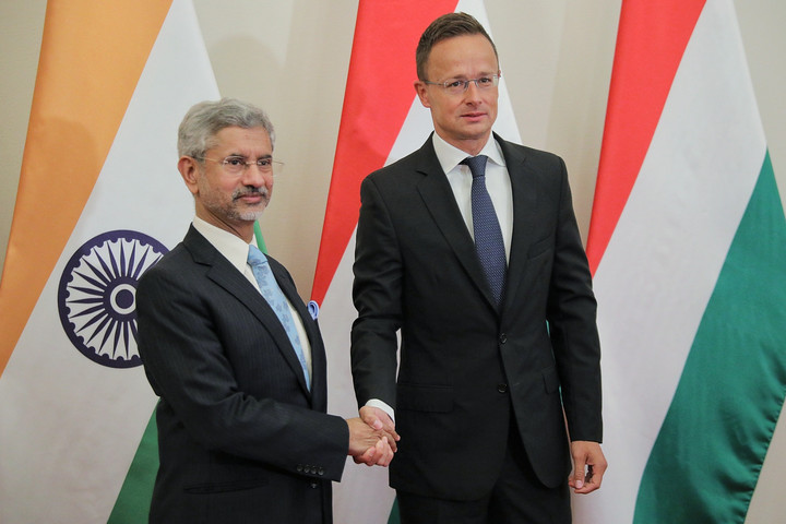 Szijjártó: Szorosabbra kell fűzni az együttműködést Indiával