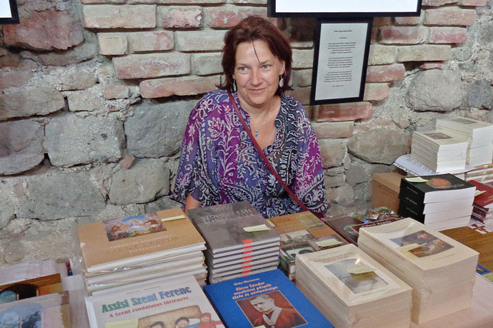 Fotó: Cvirikk Katalin Antikváriumból kulturális központ