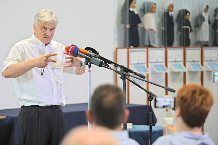 Fotó: MH/Papajcsik Péter Nagy magyar orvosi siker a sziámi ikrek szétválasztása