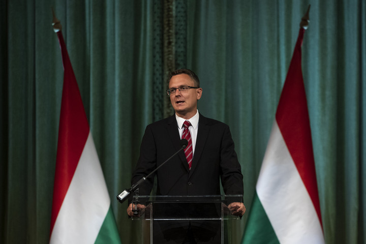 Fotó: MTI/Mónus Márton Rétvári: A ma kitüntetettekhez hasonló embereknek köszönhető, hogy a magyar nemzet egyben tudott maradni