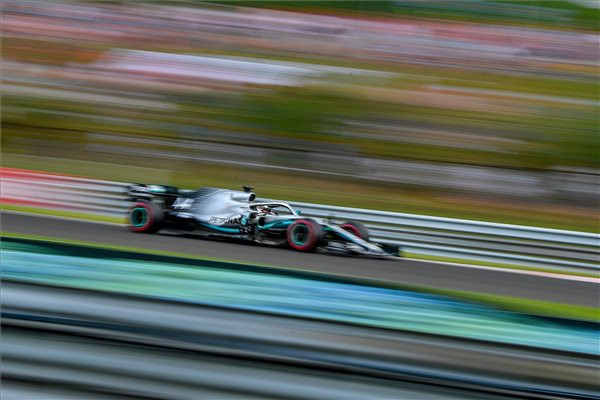 Fotó: MTI/Czeglédi Zsolt Hamilton volt a leggyorsabb a harmadik szabadedzésen