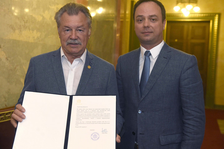 Fotó: MTI/Bruzák Noémi A Parlamentben köszöntötték a hetvenedik születésnapját ünneplő Farkas Bertalant