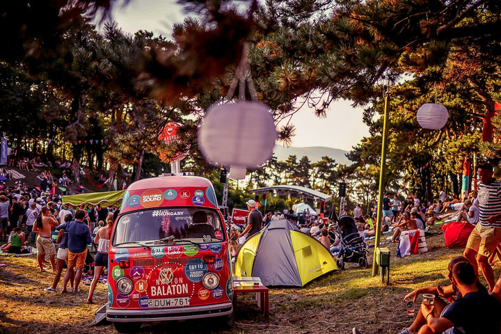 Fotó: balatonpiknik.hu Nyárbúcsúztató a Balatonon