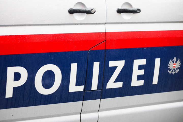 Fotó: AFP/NurPhoto/Beata Zawrzel Késsel támadt rendőrre egy afgán férfi Bécsben