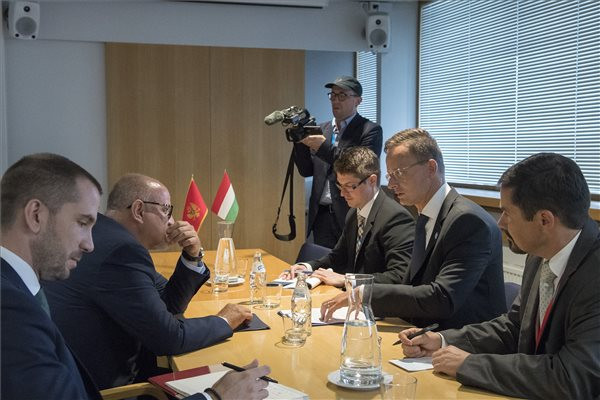 Fotó: MTI/KKM/Burger Zsolt Szijjártó: A jelenlegi Európai Bizottság vakvágányra vitte az EU bővítését