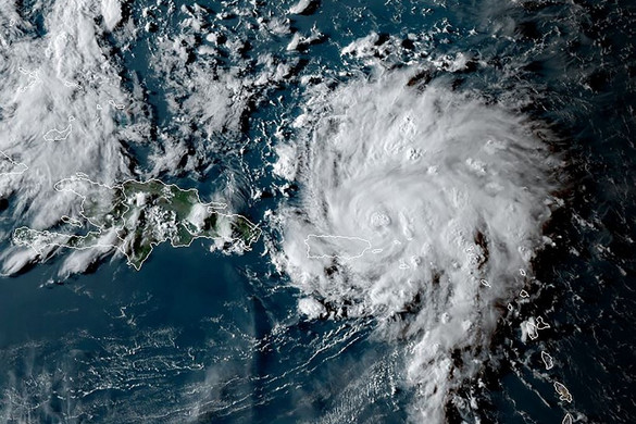 Pusztító erejű hurrikán tart Florida felé