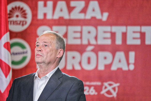 Zuhanórepülő üzemmódba kapcsoltak a szocialisták