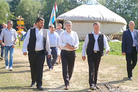 Mentalitásváltás is kell a házelnök szerint