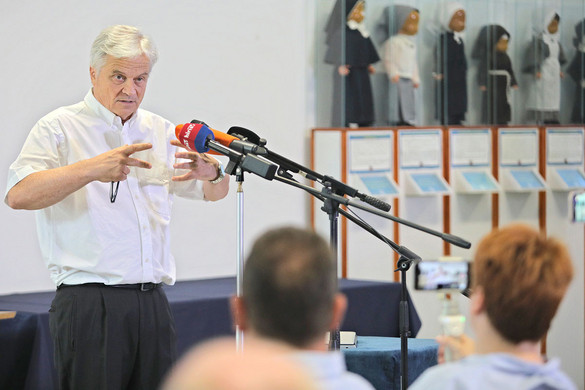 Nagy magyar orvosi siker  a sziámi ikrek szétválasztása