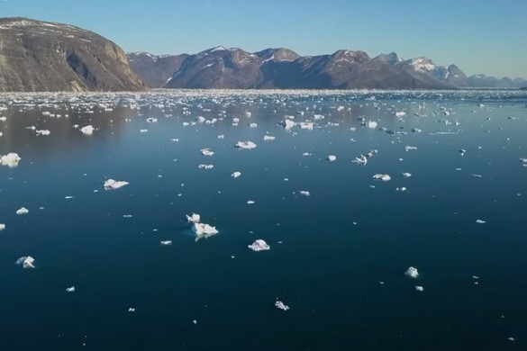 Tízmilliárd tonna jég olvadt el Grönlandon egy nap alatt