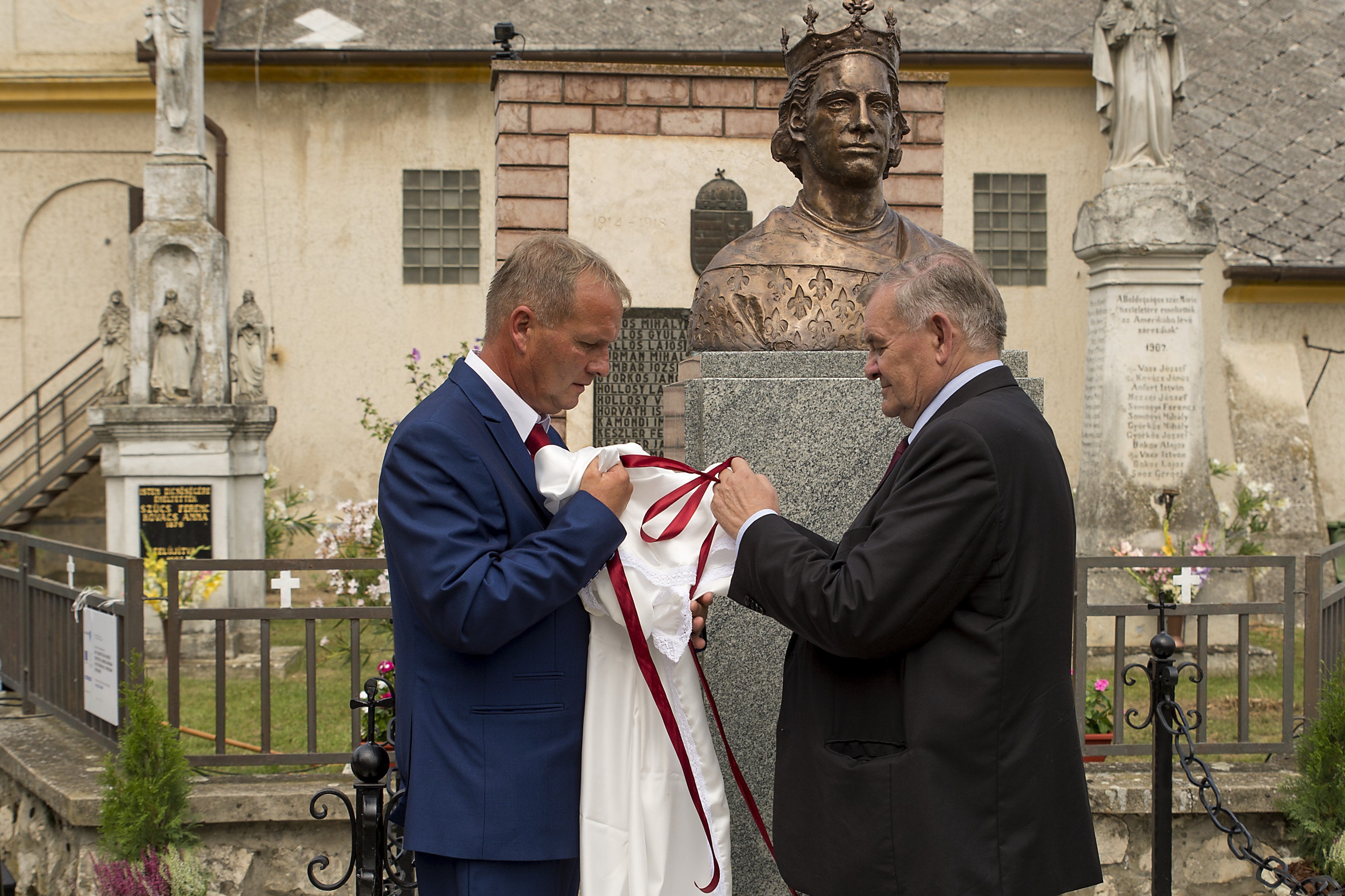 Lezsák Sándor: Szent Imre emléke máig összeköti a nevét viselő települések lakosait