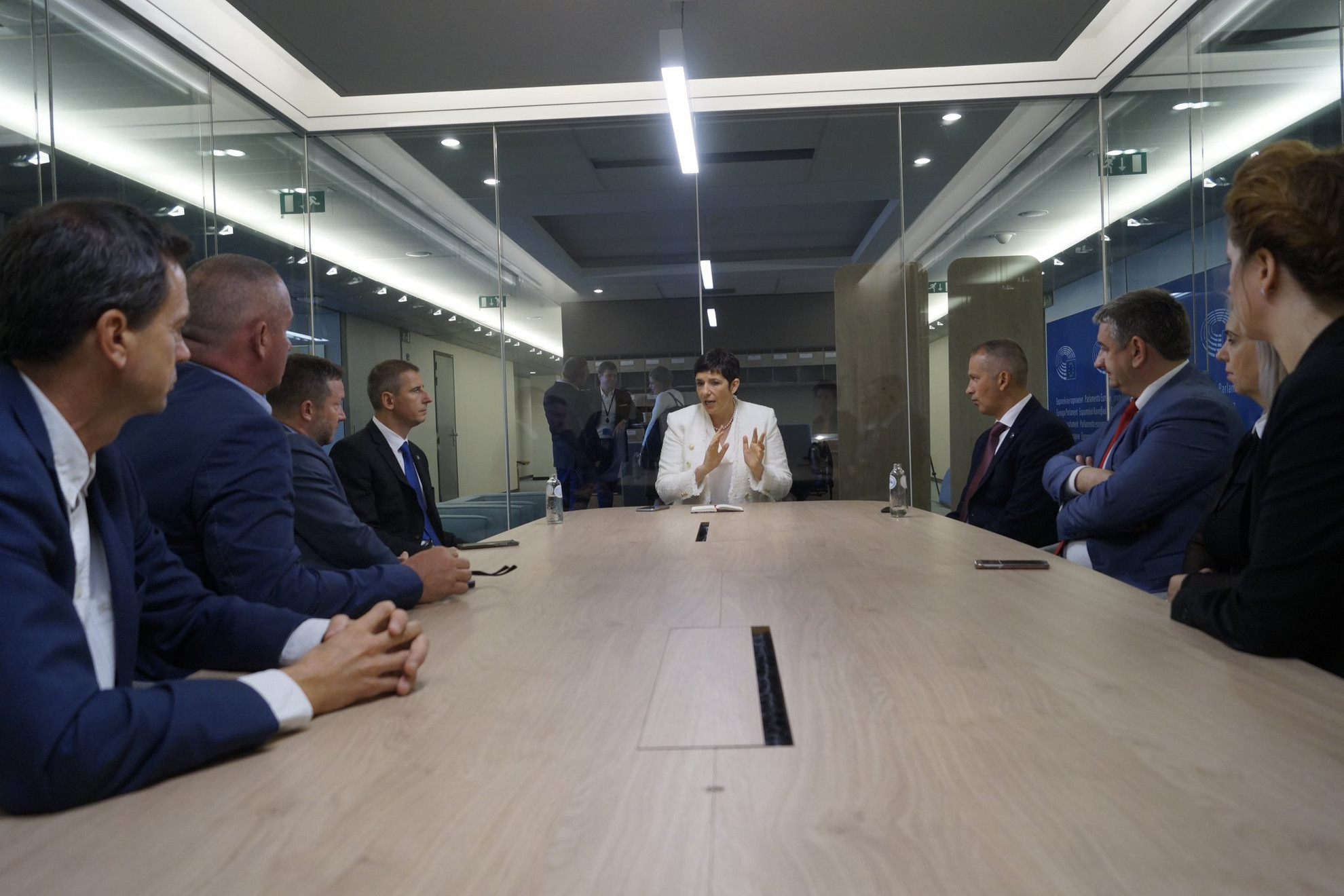 Fotó: Facebook/Ujhelyi István Gyurcsányné beszél, a szocialisták hallgatják