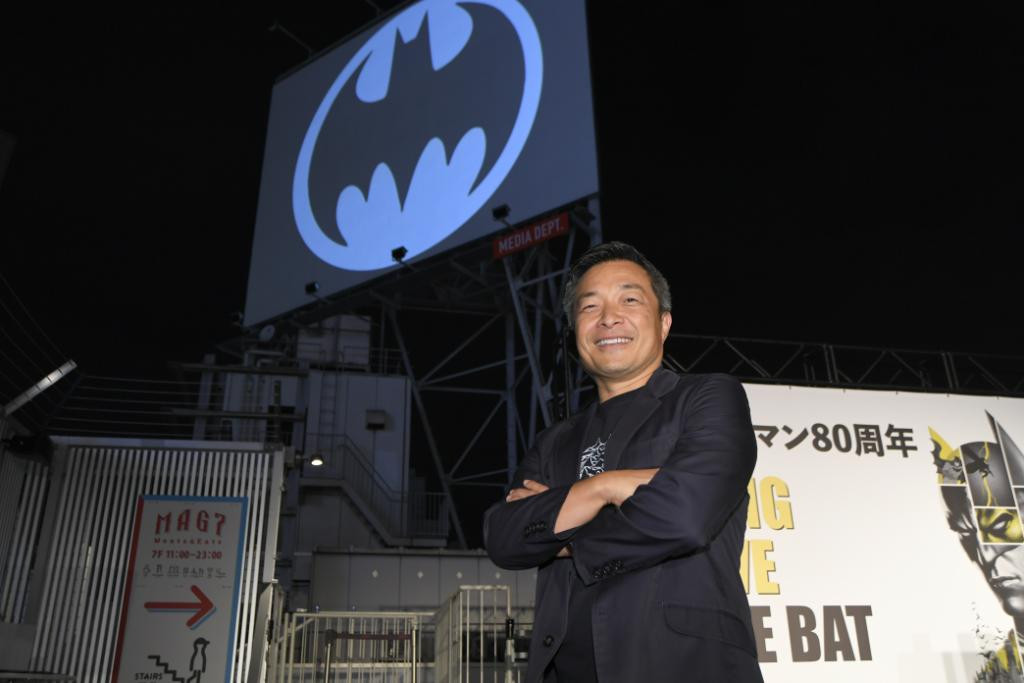 Fotó: Twitter/DC Comics Jim Lee képregényrajzoló, a DC Comics kreatív igazgatója Tokióban