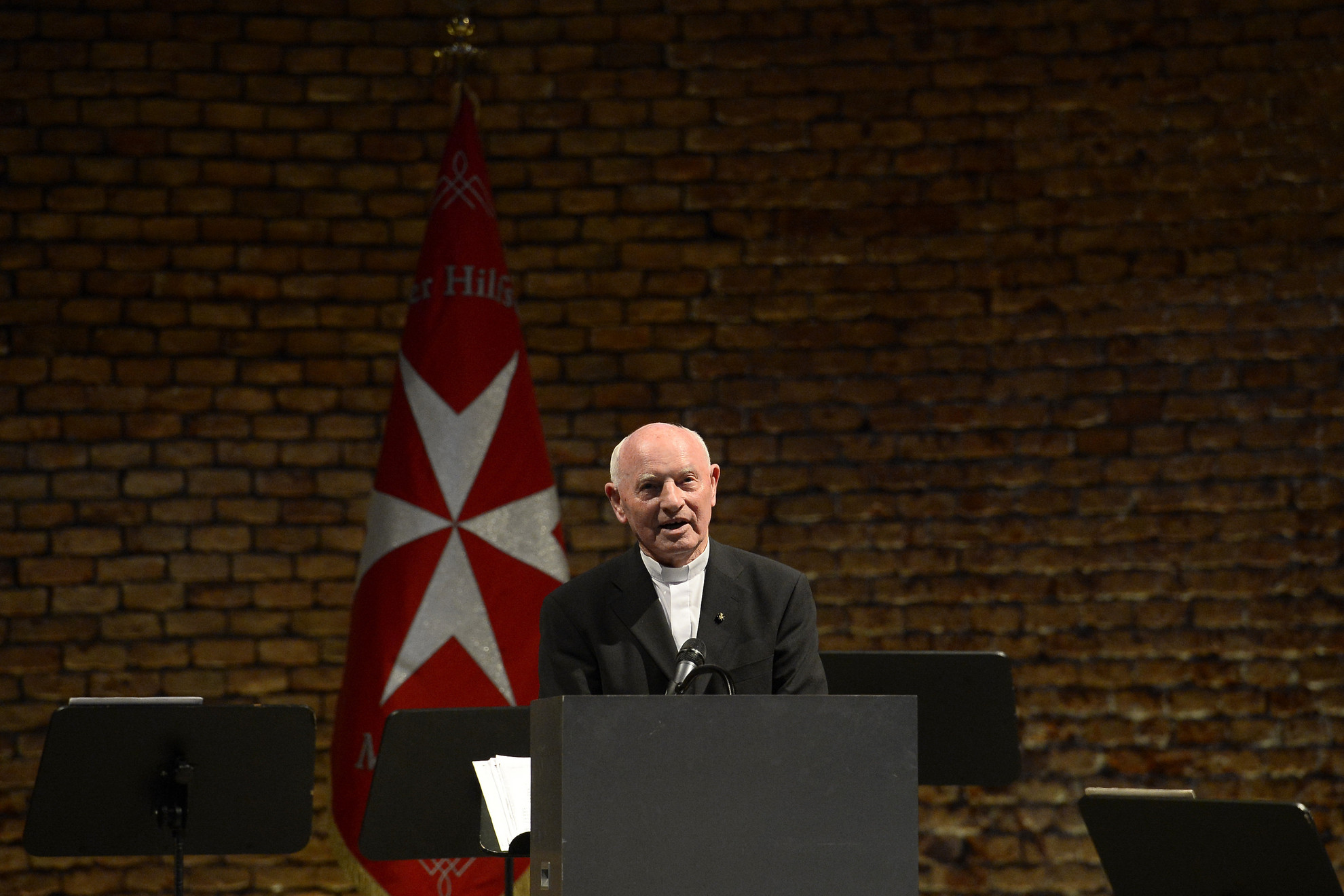 Kozma Imre atya, a Magyar Máltai Szeretetszolgálat alapító elnöke beszédet mond a határnyitás 30. évfordulója alkalmából rendezett ünnepségen