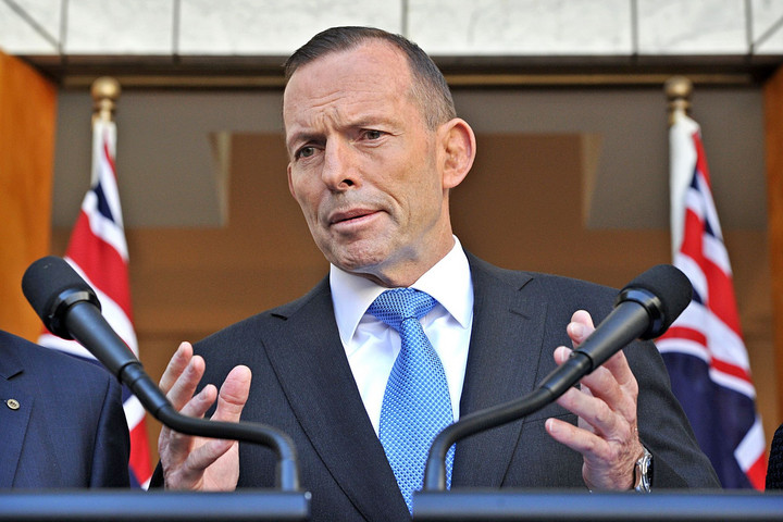 Abbott: A hajókat meg kell állítani